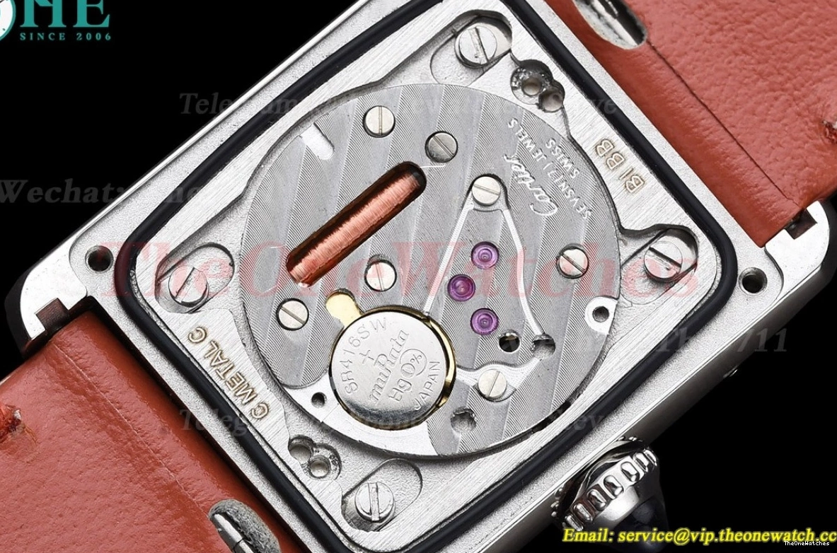 Tank Strap Quartz K11F On Red Leather White Must dial Small 0404